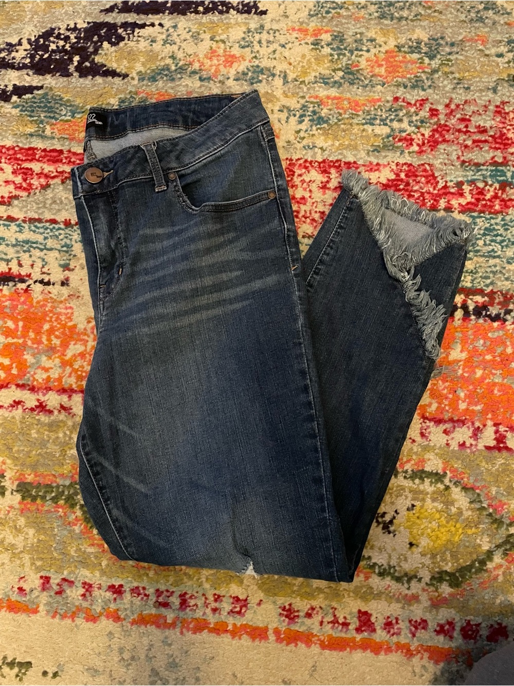 1822 Denim Dark Blue Frayed Ankle Jeans